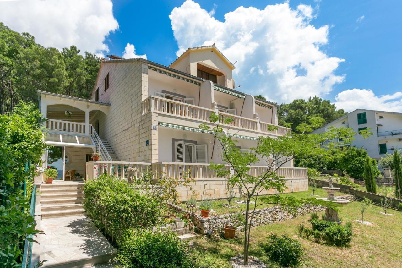 Apartments By The Sea Brela, Makarska - 18356 外观 照片