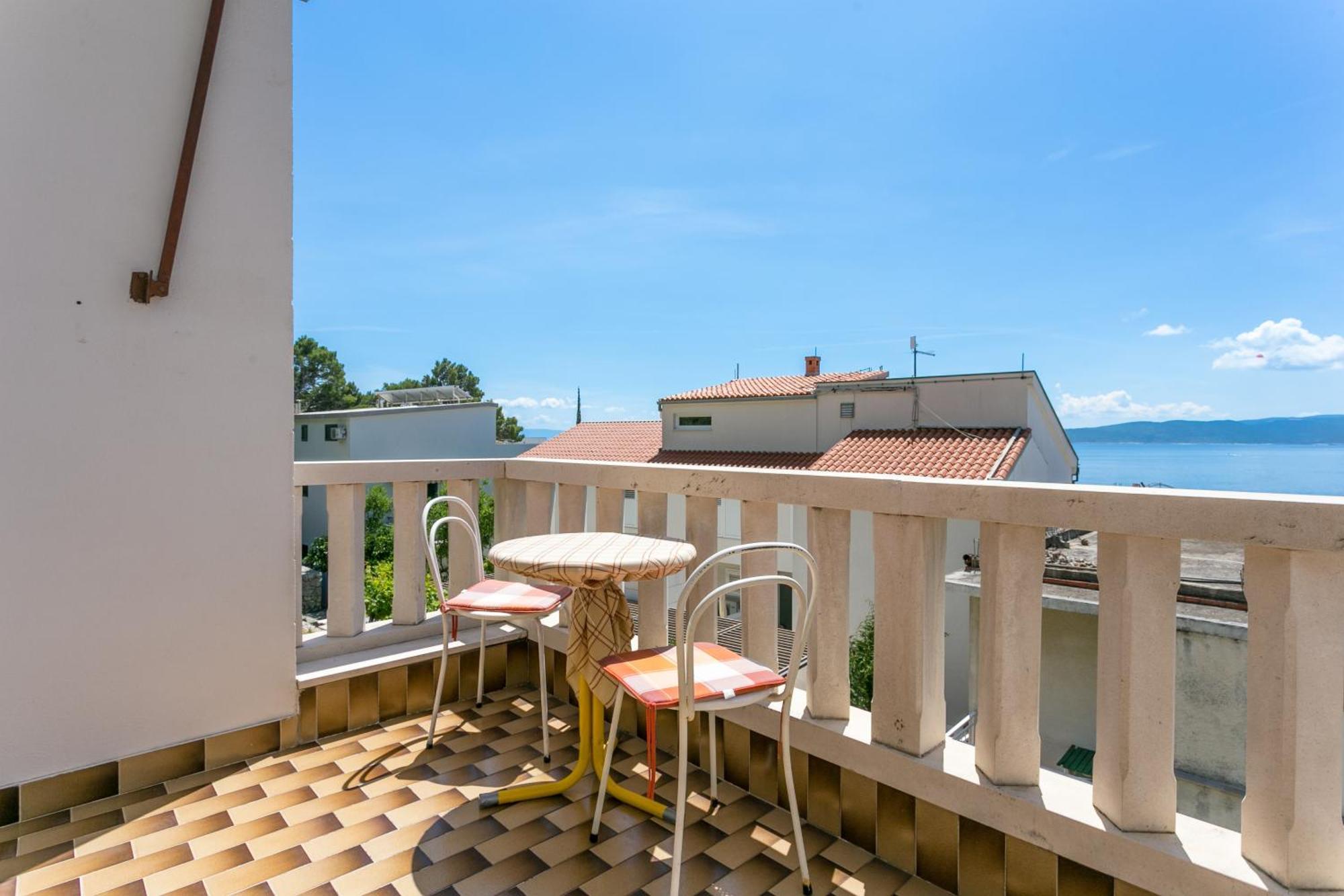 Apartments By The Sea Brela, Makarska - 18356 外观 照片