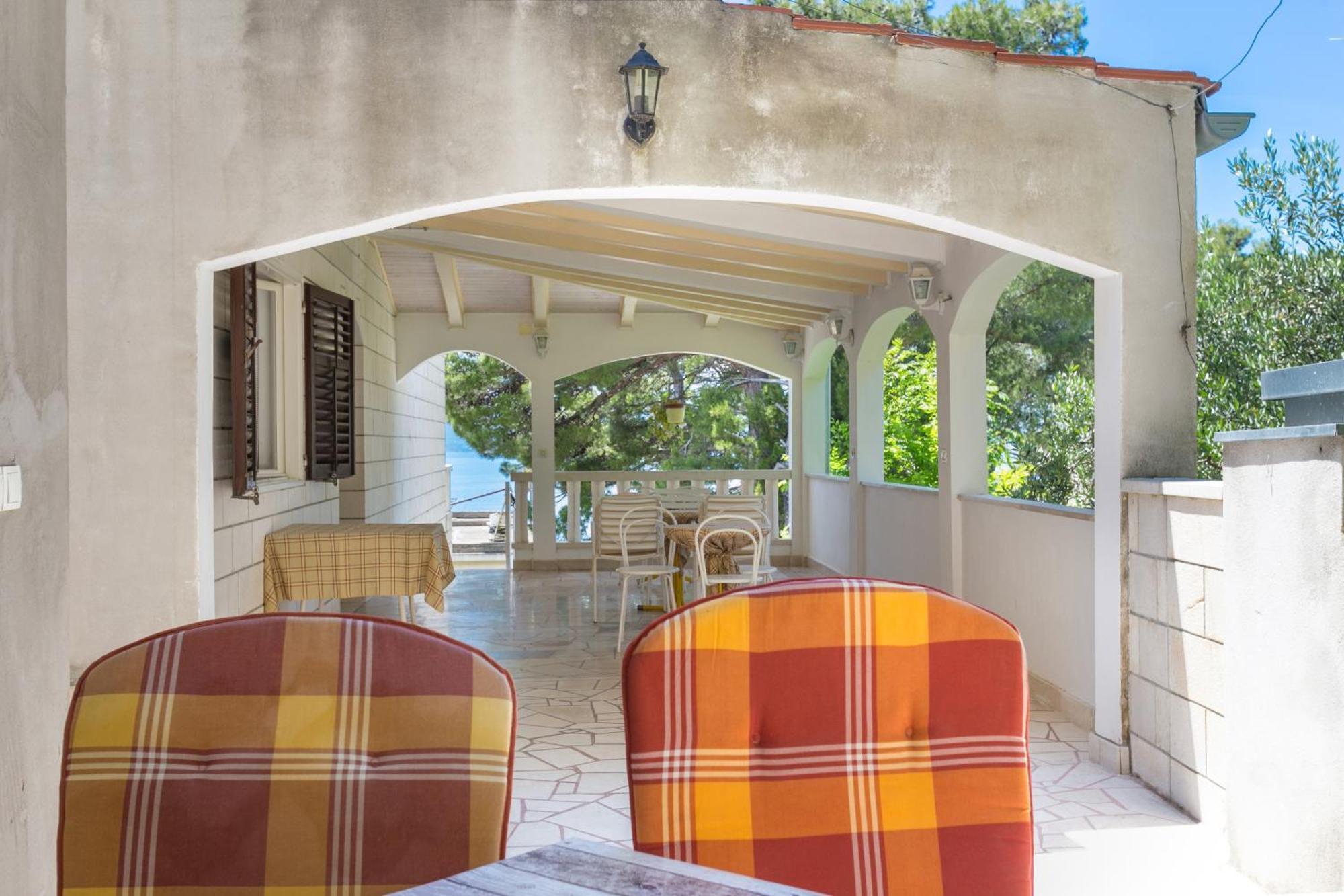 Apartments By The Sea Brela, Makarska - 18356 外观 照片