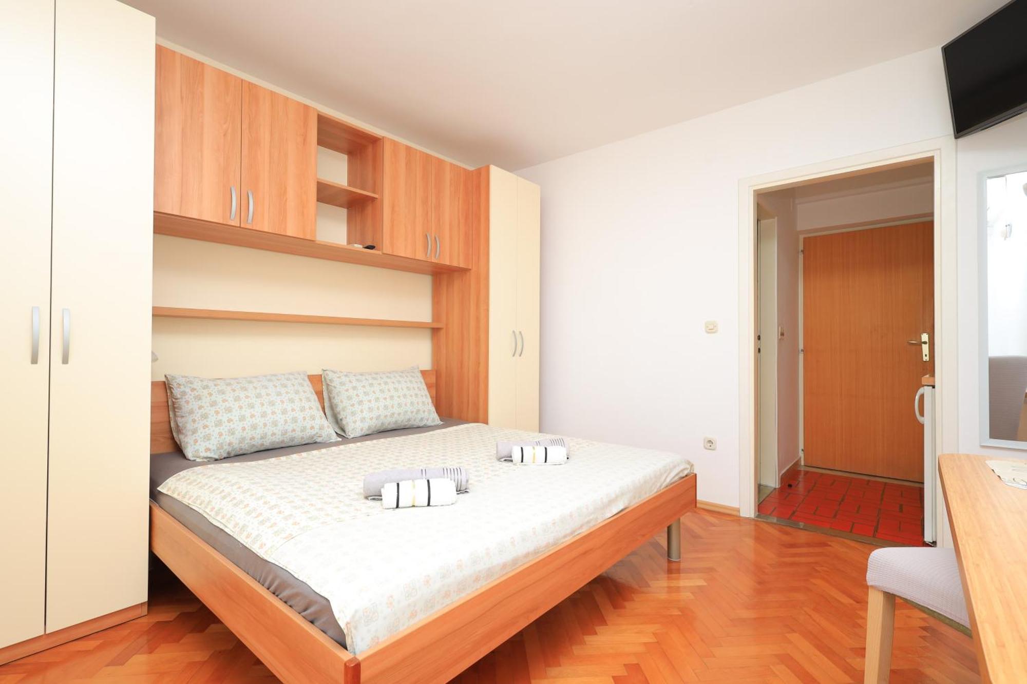 Apartments By The Sea Brela, Makarska - 18356 客房 照片