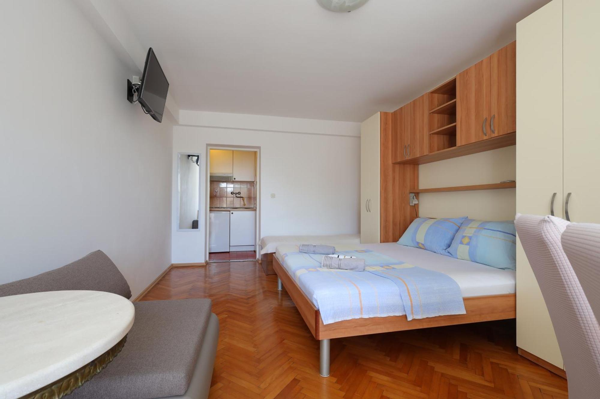 Apartments By The Sea Brela, Makarska - 18356 客房 照片