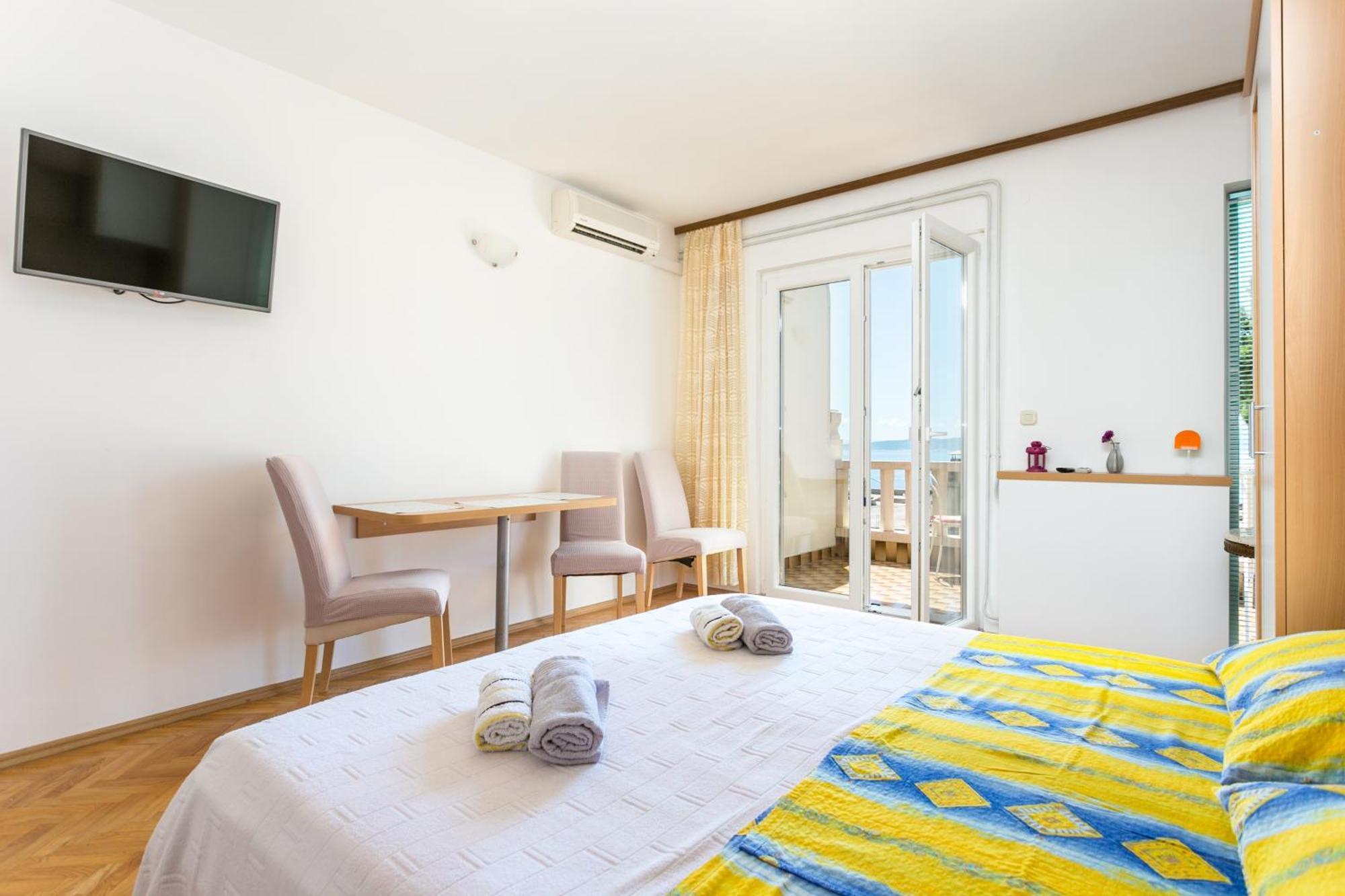 Apartments By The Sea Brela, Makarska - 18356 客房 照片