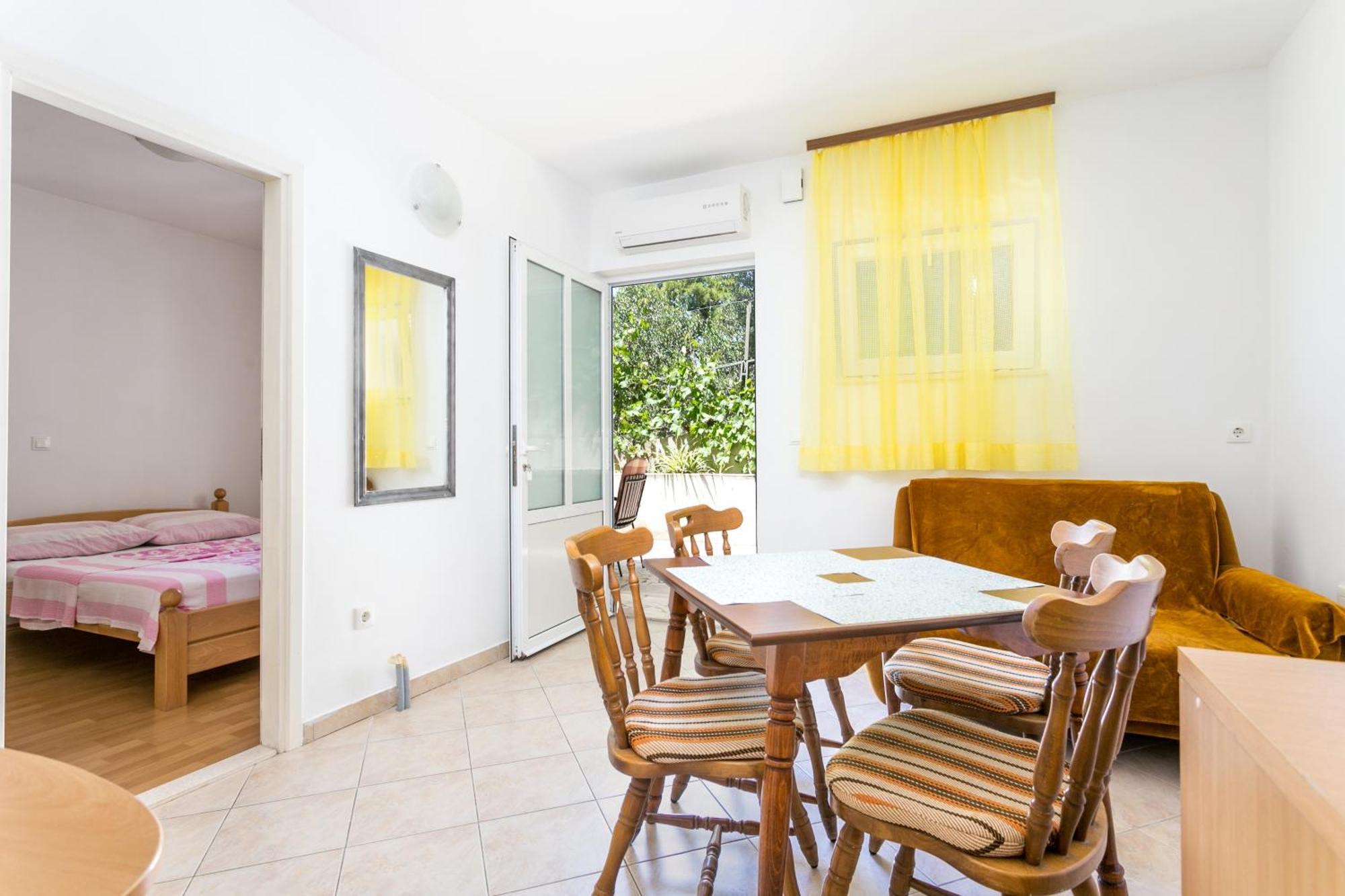Apartments By The Sea Brela, Makarska - 18356 客房 照片
